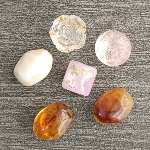 智必星洞洞鞋鞋扣异形琥珀