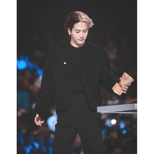 夹克短款 男小香风宽松工装 单排扣黑色西服 无领垫肩西装 王嘉尔同款