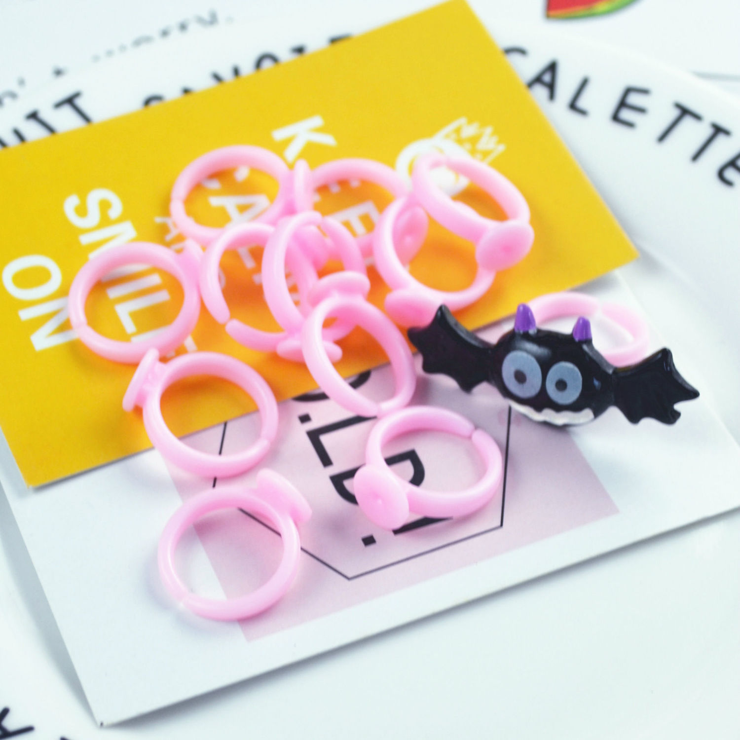 手工制作diy戒指饰品配件儿童小戒指托粉红塑料戒指托15mm开口