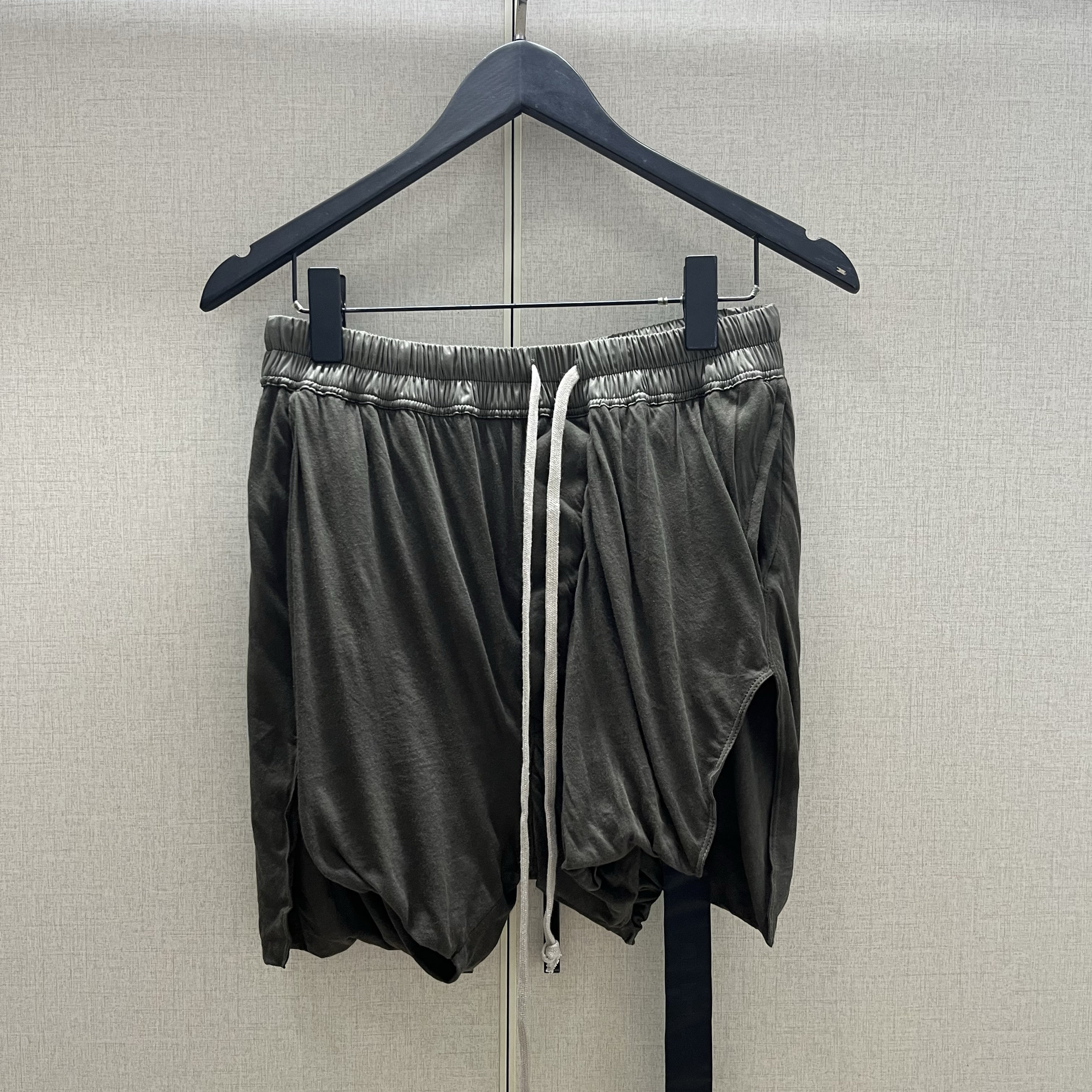 夏季暗黑R风O女士性感双层裤脚开衩不规则缝合松紧带性感休闲短裤