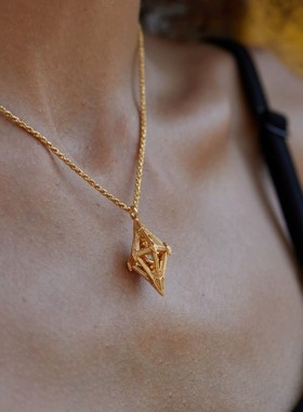 S925银几何形文艺复古菱形镂空蓝托帕石项链古法时光之梭坠链