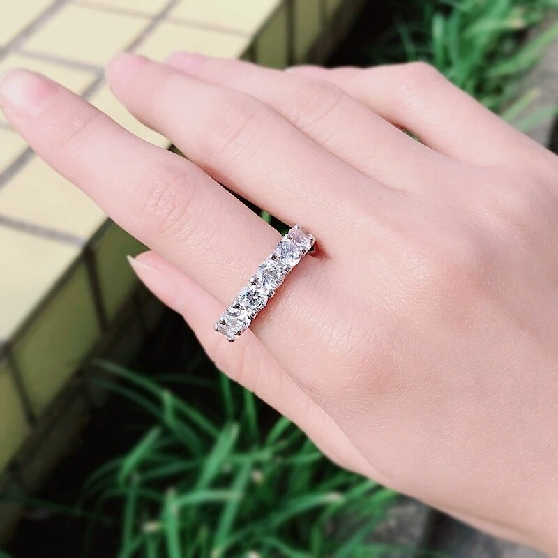 틈새 디자인 MOISSANITE 고 탄소 다이아몬드 과장된 대마 로프 대형 가운데 손가락 반지 워터 드롭 행 여성을위한 다이아몬드 반지
