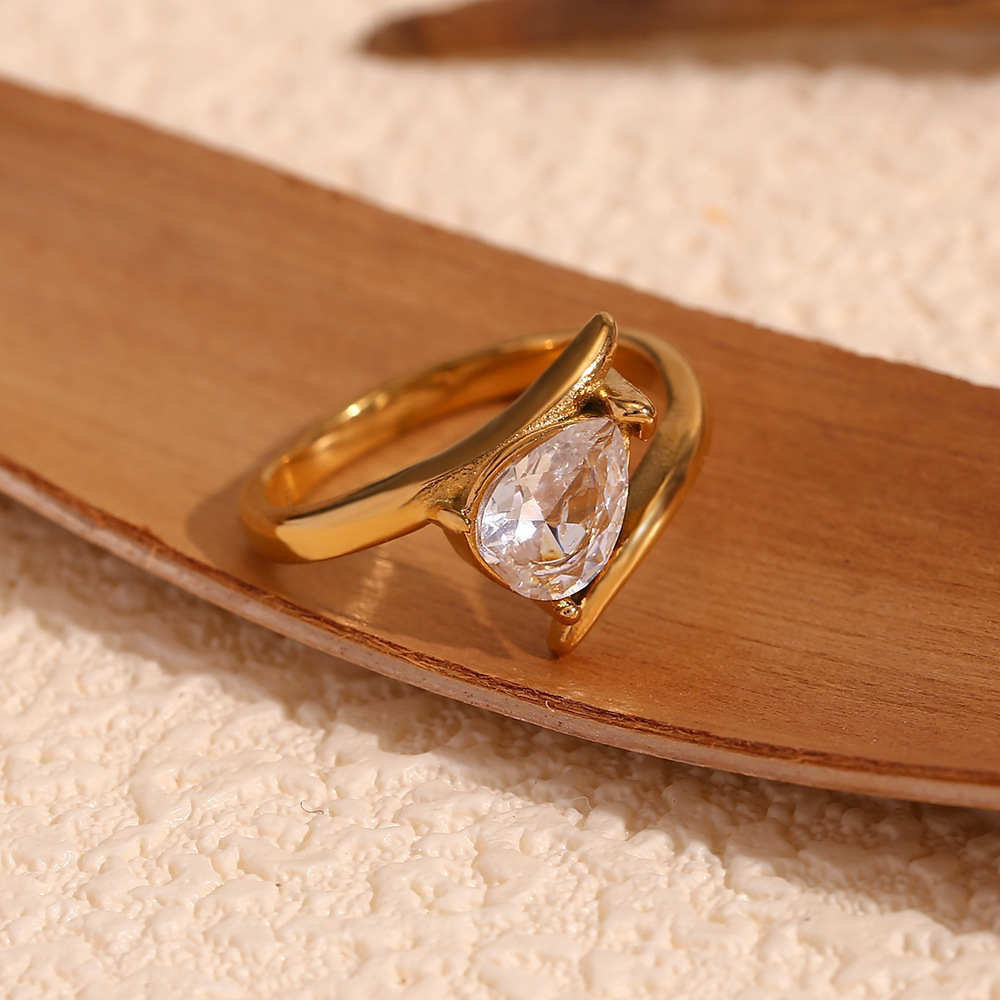 欧美潮流小众设计创意个性指环不锈钢镀18K金翼形白锆水滴戒指女