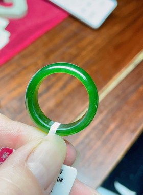 华丽珠宝菠菜绿和田玉老坑种碧玉戒指玉扳指玉石平安环男女款玉戒