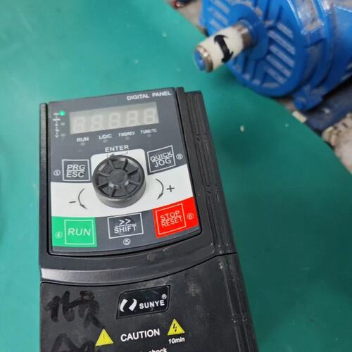 器CM530H-4T1R5GB/2R2PCM530H-4T0R75GB/1R5PCM530H-4T2R2GB/3R7P