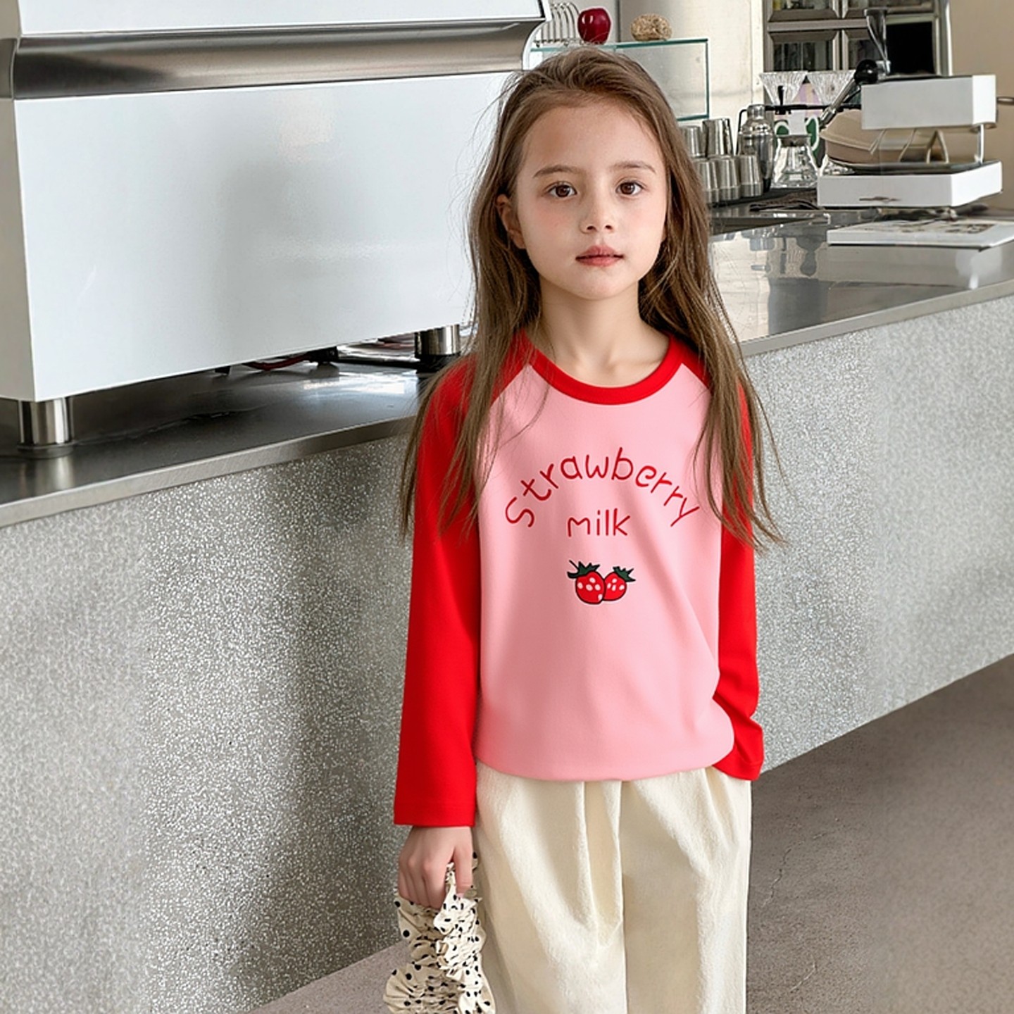 2026童装儿童纯棉长袖T恤女童卡通水果草莓印花春季新款针织衫ins