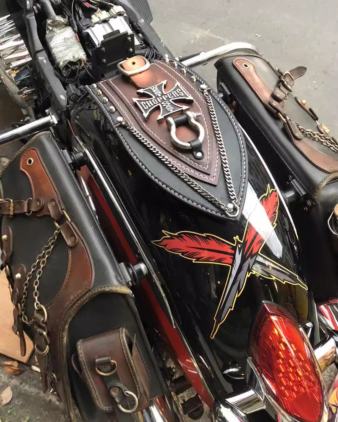 手工定制 哈雷 印第安摩托车挡泥板装饰保护皮个性改装街霸肥仔