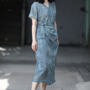 游设原创新中式褶皱v领连肩袖连衣裙裹身裙  青绿