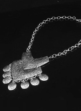 树皮纹箭头颈部饰品道具合金挂链