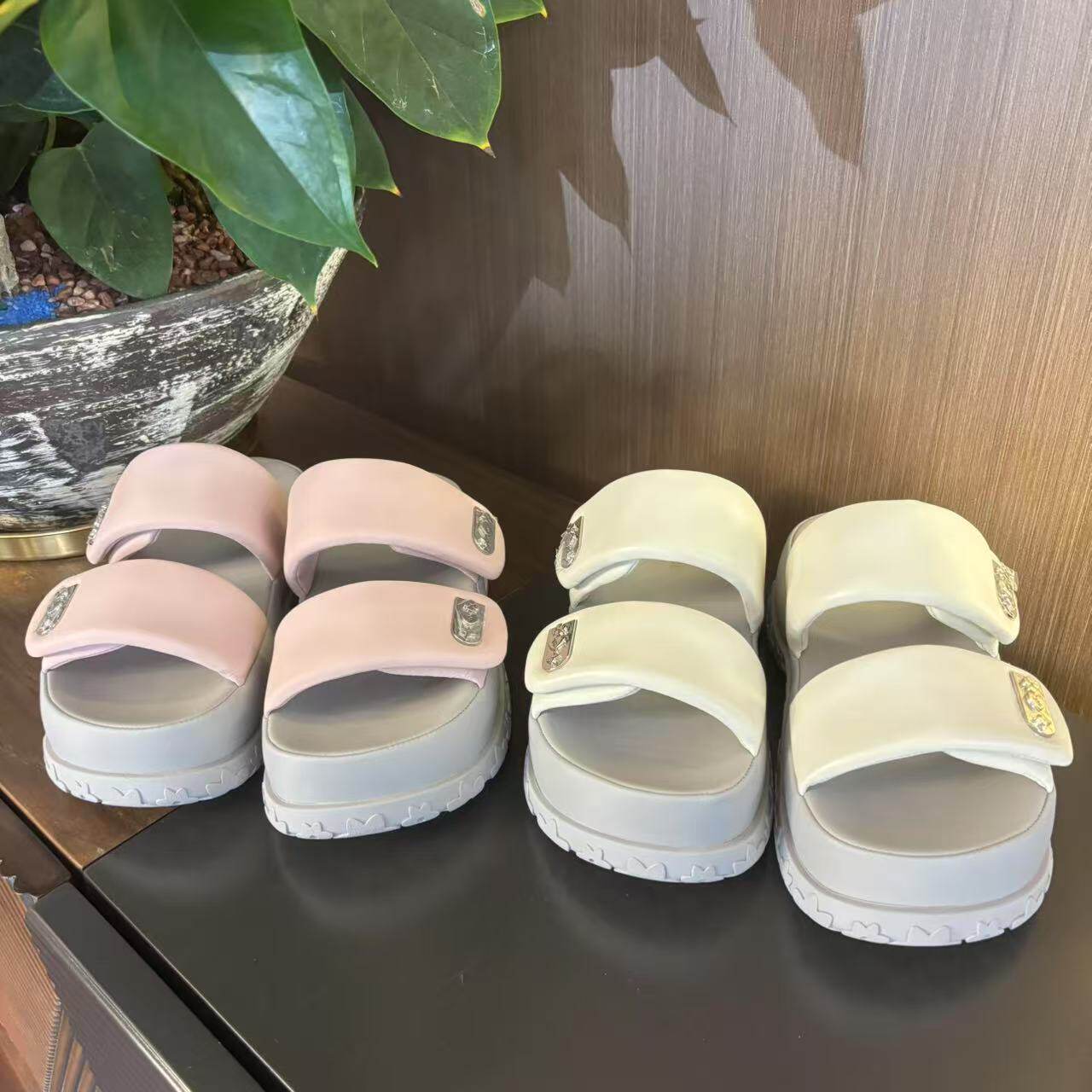 夏季厚底百搭外穿女款凉拖鞋简约舒适S30C032272