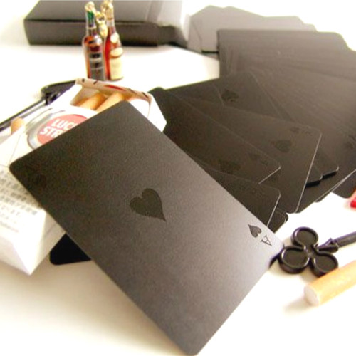 Goody Grams，此品牌中所出现的Grams，并非字面上所表示之物理重量单位（g）。而是在利用此常见的单位来不论在素材的选择、加工的处理方法等，Goody Grams坚持所有肉眼无法察觉的细节。透过这些坚持，让客人在用了这些商品后，不只喜欢上商品的特殊设计，更渐渐爱上其具有深度的质感。