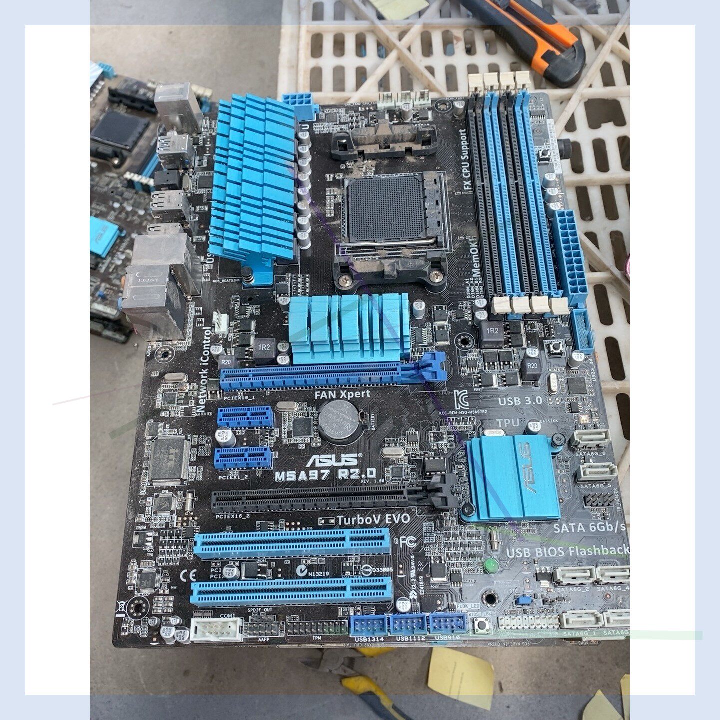 拆机M5A97 R20 主板主板一共有3片单片15