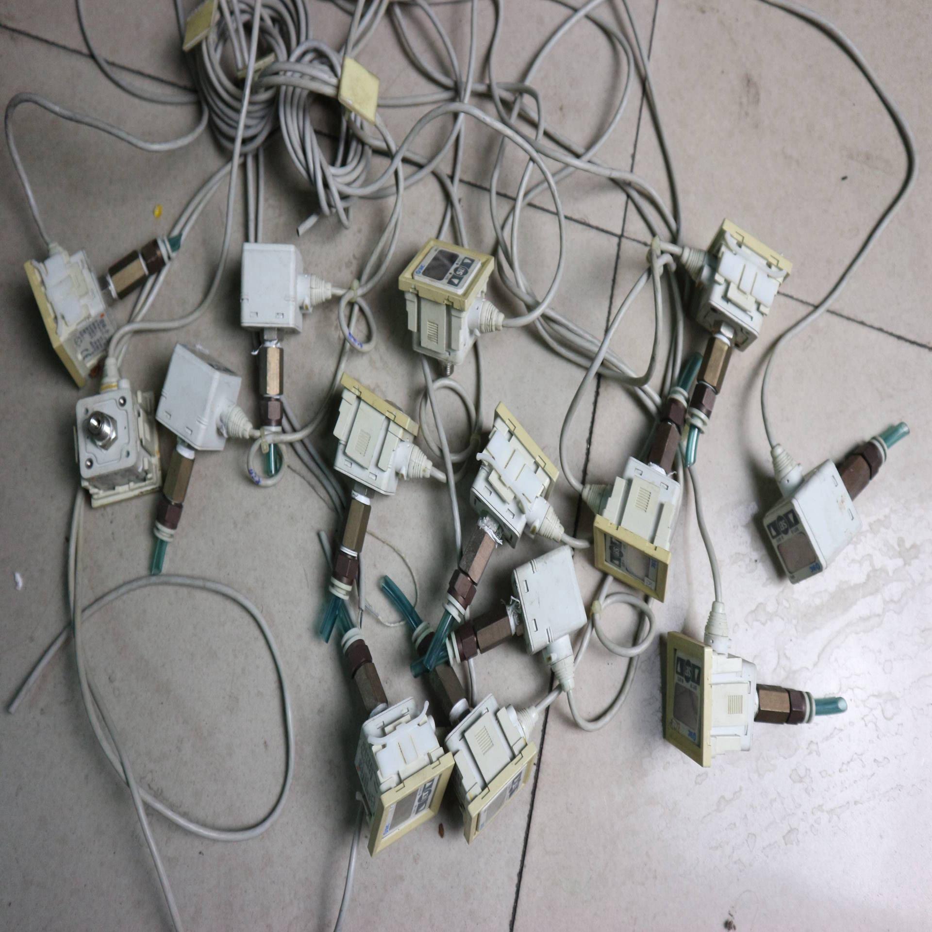 二手正品  SMC  数显压力开关   ISE40-01-22L   现货