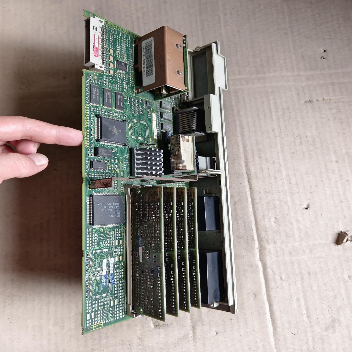 #轴卡6SN1118-0DM23-0AA0拆机件实物图