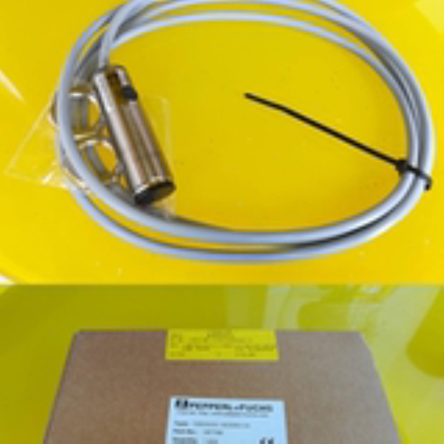 特价 高精度 倍加福光电开关OBT30-R2-E0