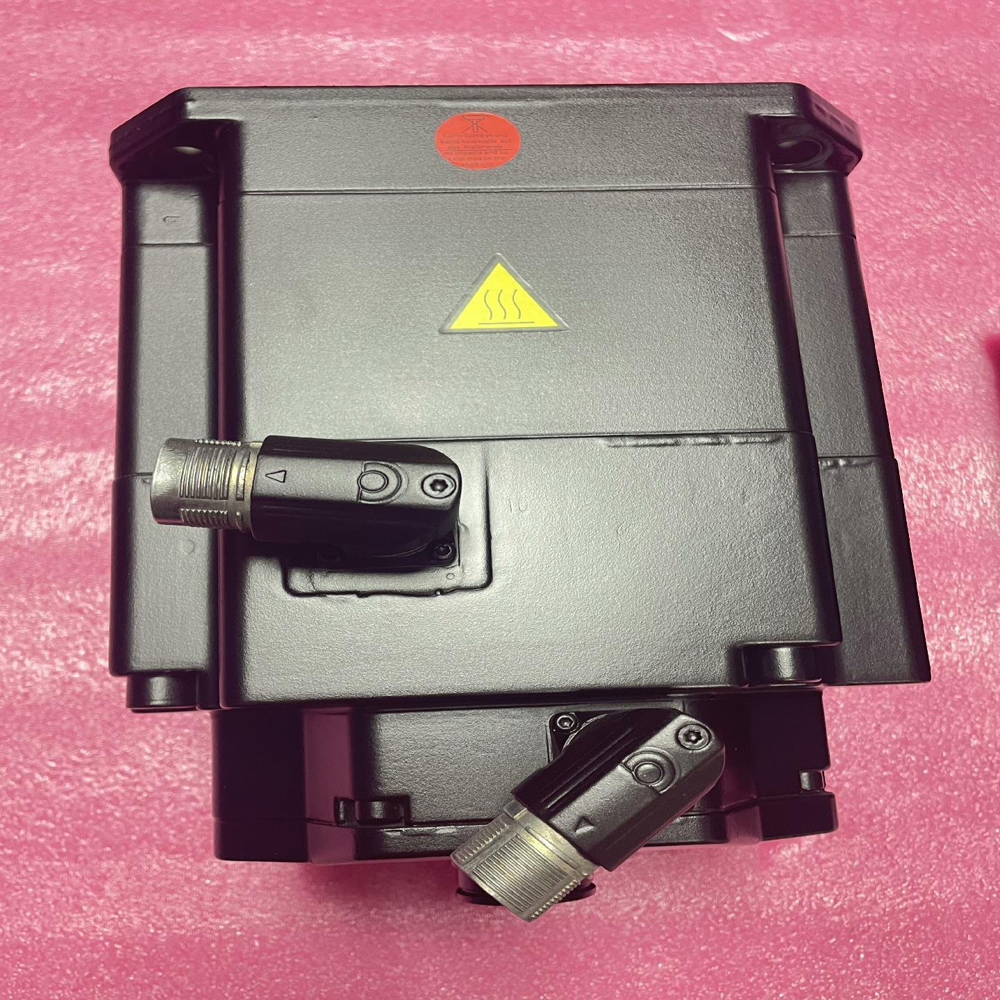 溢价—库卡49KW电机1FK7101-Y71-1SY3-Z S7