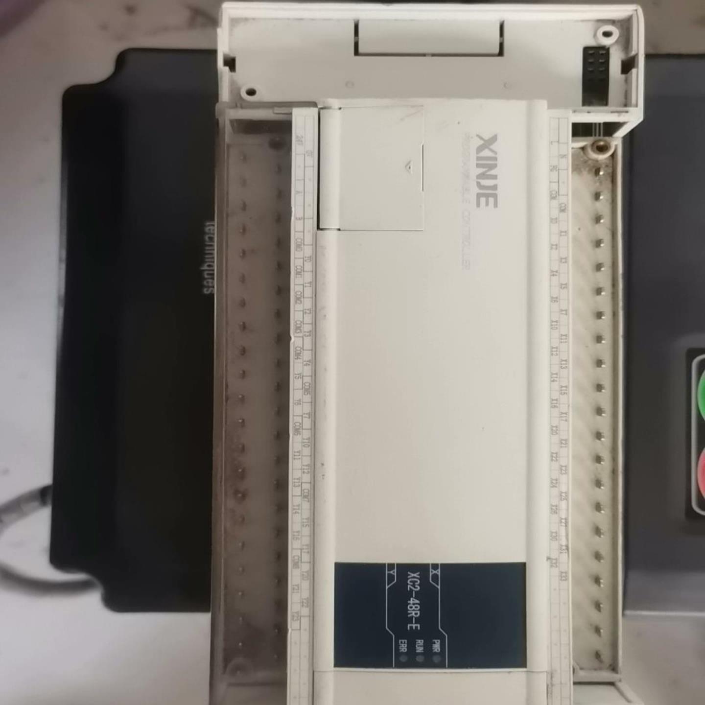 信捷PLC型号 XC2_48R-E 成色如图所示功能正常