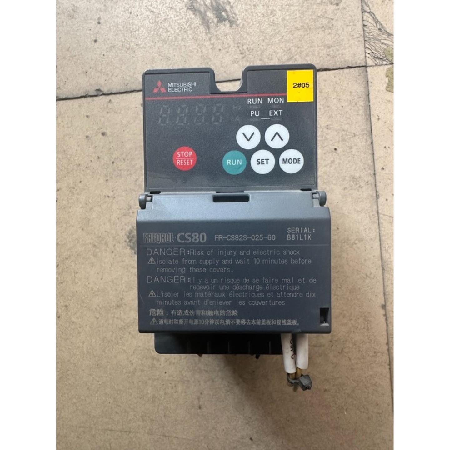 变频器 FR-CS82S-025-60  04kw