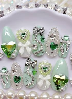 万霓穿戴甲推し绿色白色可爱日系量产型美甲INS款复刻