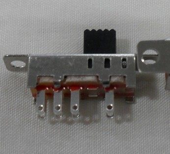 SS23E04G5小拨动滑动开关双排带耳推动小电源开关3档家电特价ROHS