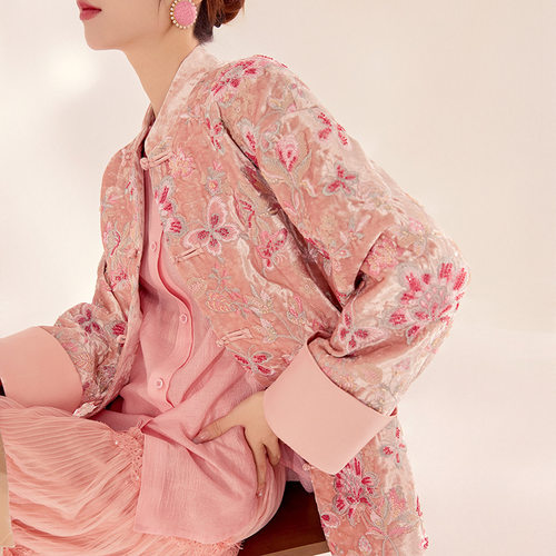 新中式刺绣盘扣清冷感外套