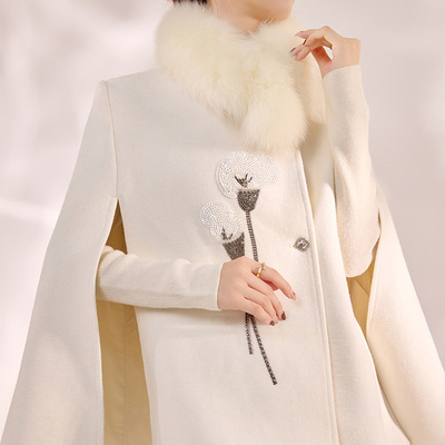 2025冬季新中式高定时尚刺绣设计感宽松气质纯色斗篷 MY050