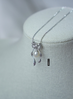 蝴蝶结项链女ins轻奢高级设计小众锁骨链气质百搭送闺蜜礼物