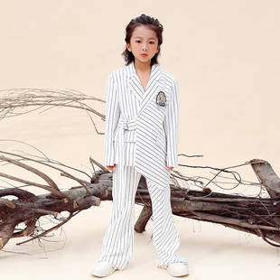 出租儿童礼服男童模特时尚高端设计感西装租赁男孩国标走红毯西服