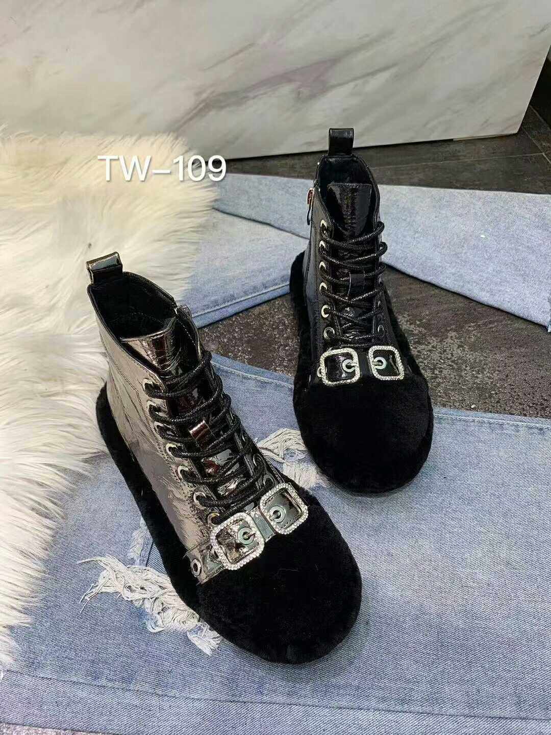 羊羔毛欧洲站冬鞋子女加绒短靴毛毛鞋高帮马丁靴ins镭射面平底潮,女鞋,高帮鞋,淘宝优惠券,粉丝福利购,淘宝优惠卷