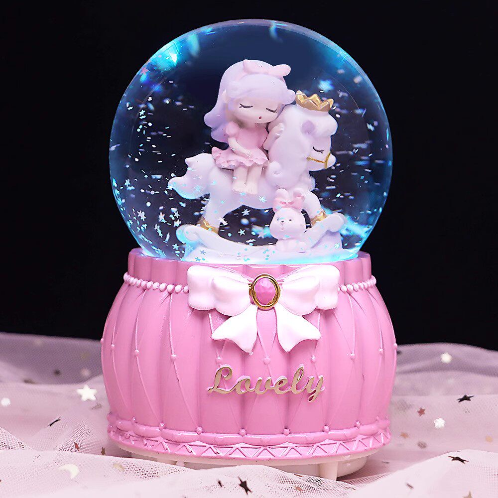 彩灯飘雪花旋转可爱骑马女孩玻璃水晶球音乐盒公主儿童生日礼品