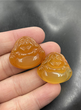 四海玉器 新款浅红色玉髓玛瑙弥勒佛吊坠 三角佛挂件 玉坠