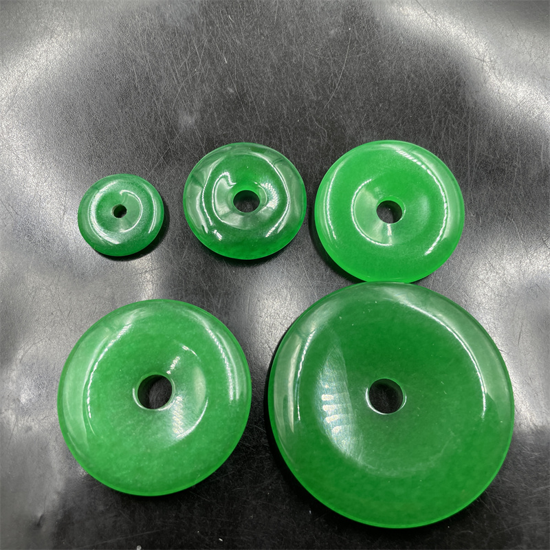 满绿色马来玉平安扣吊坠