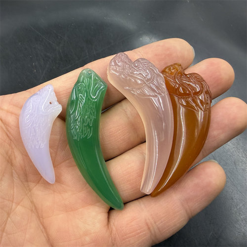 四海玉器 浅粉色玉髓玛瑙龙牙吊坠 绿色玛瑙狼牙挂件 玉坠
