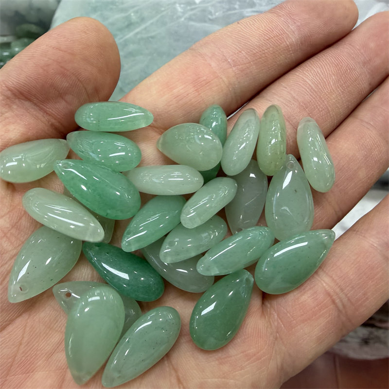 天然东陵玉水滴吊坠 小号双面绿色玉石水滴挂件 小玉坠