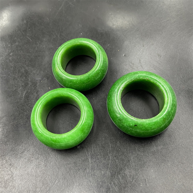 四海玉器 干青铁龙生铁龙生翠玉戒指 男款大号干青阳绿色玉指环