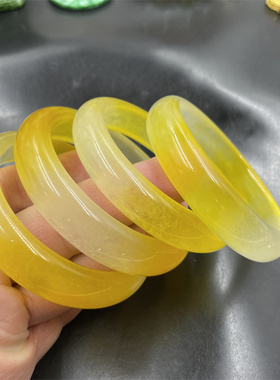 四海冰种浅黄色女款特价玉手镯