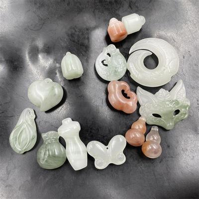 白底青天山翠玉秤砣吊坠 桃花酿如意锁 翠玉旗袍吊坠 玉兰花 福袋