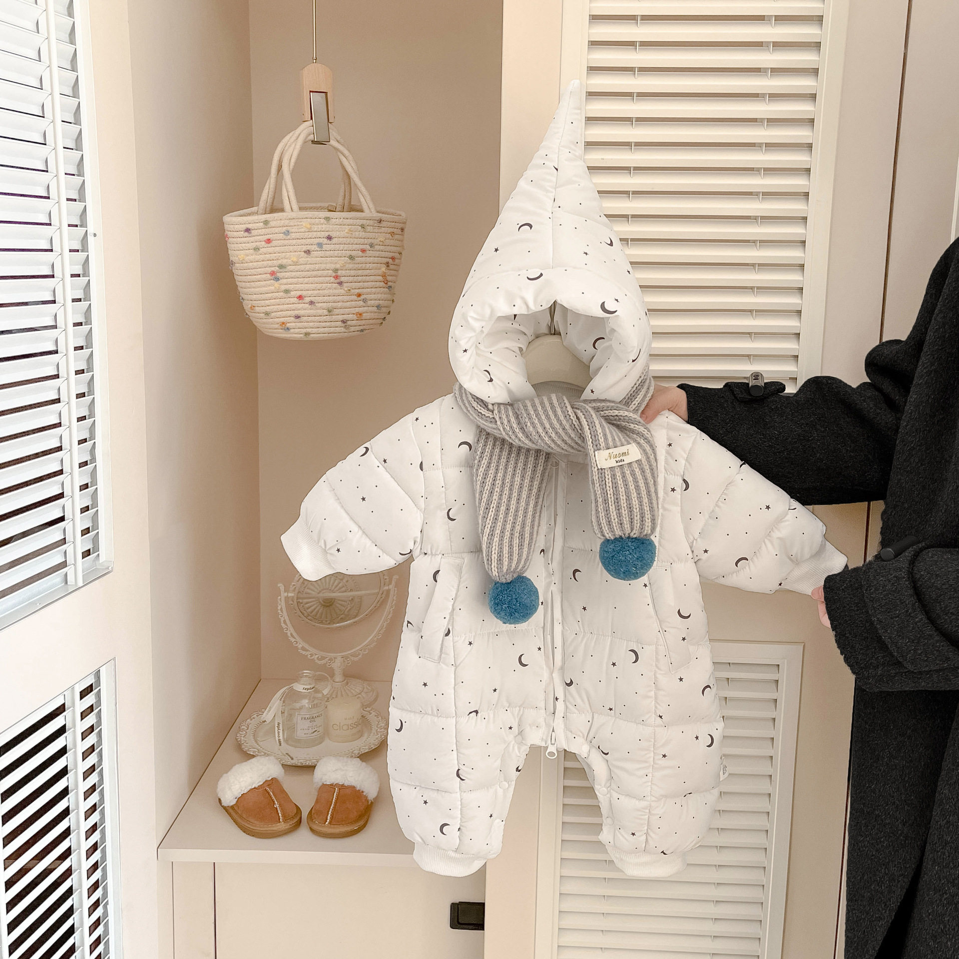 ins宝宝秋冬连体哈衣夹棉加厚小月龄羽绒棉服婴儿外出爬爬服保暖