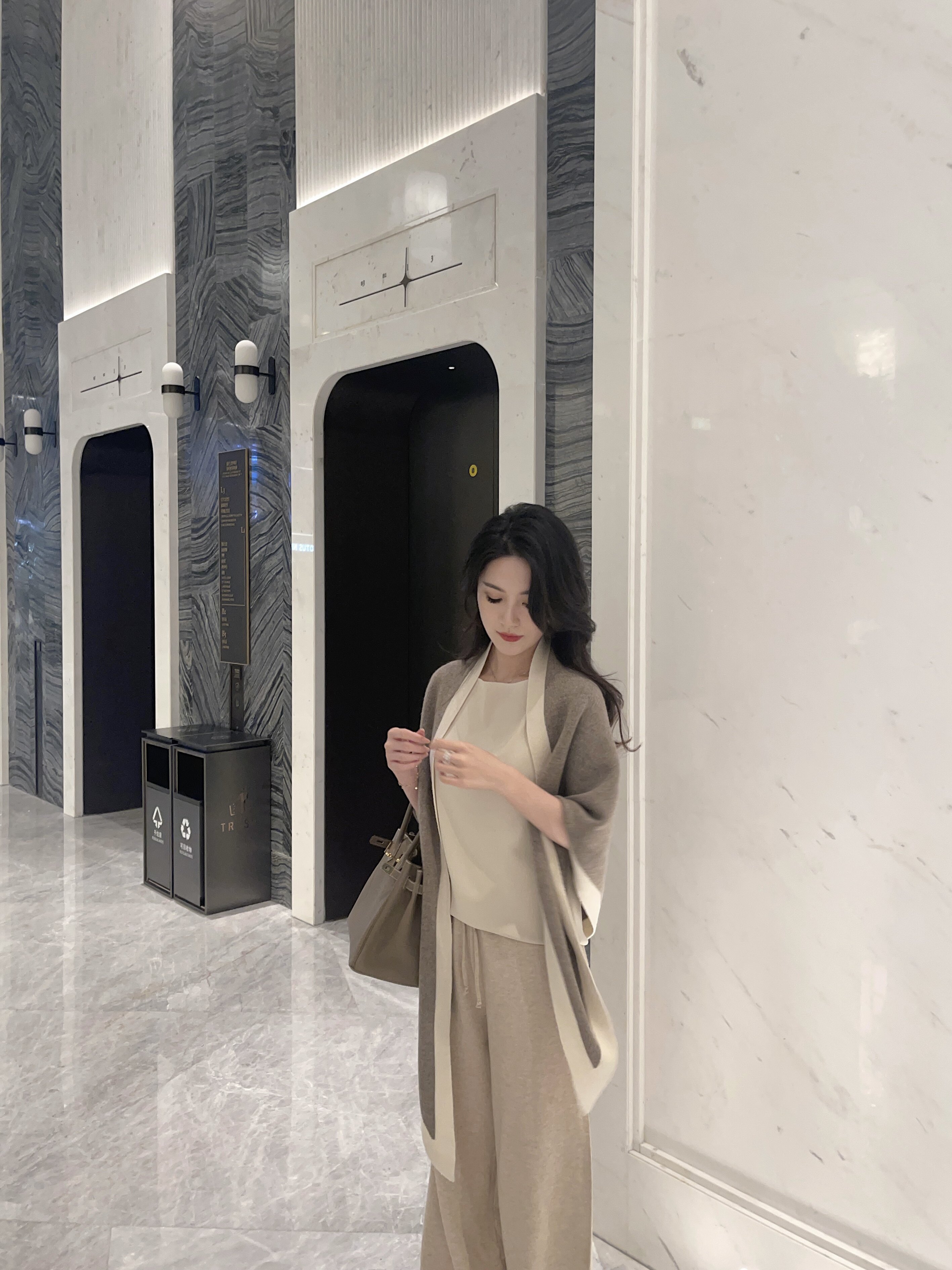 松弛感温柔时髦宽松阔腿针织裤