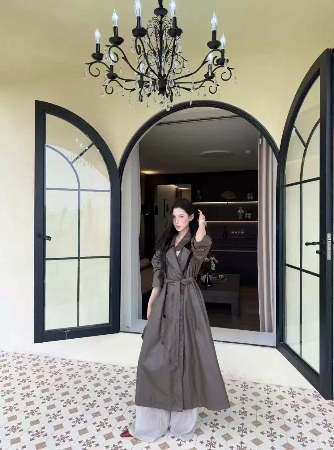 Vane韦恩秋季轻奢高端收腰系带长款皮衣女新款气质pu皮风衣外套vn