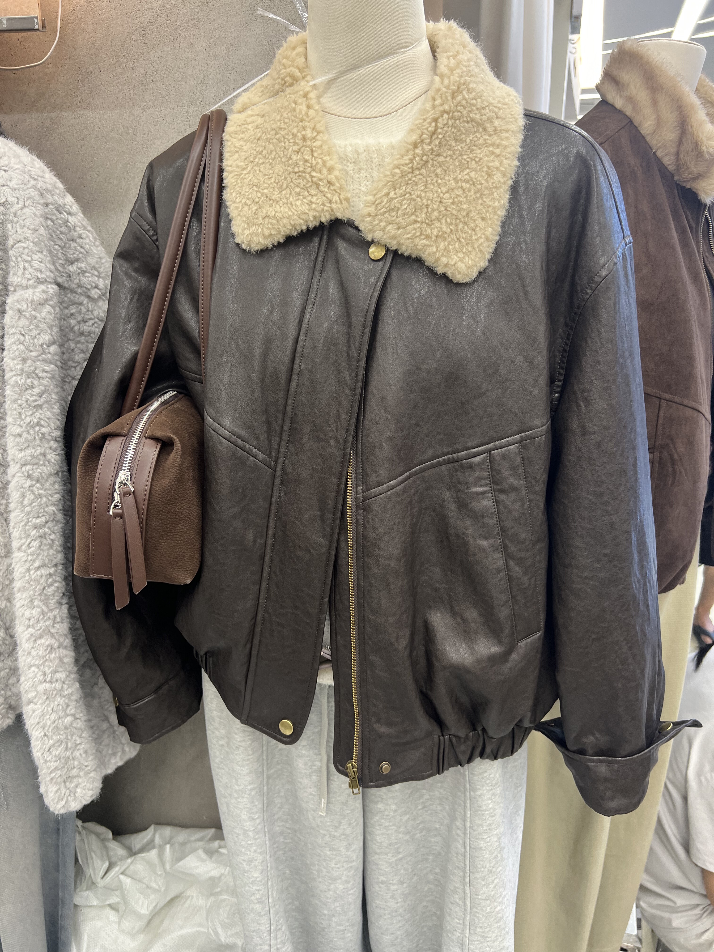 bufan布凡正品老钱风羊羔毛翻领皮衣女痞帅羽绒上衣保暖夹克外套
