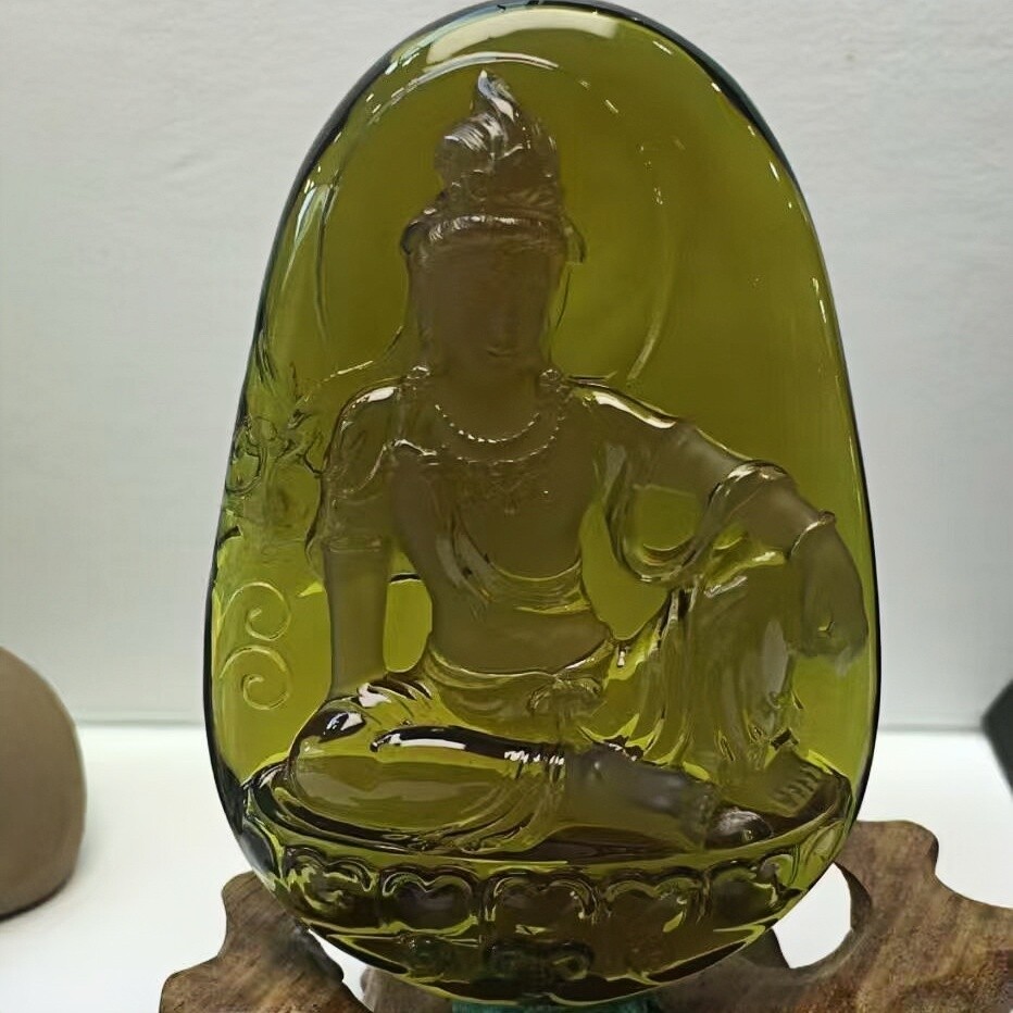 正品天然缅甸琥珀老矿绿茶珀 自在观音 圆雕吊坠名家工艺珠宝饰品
