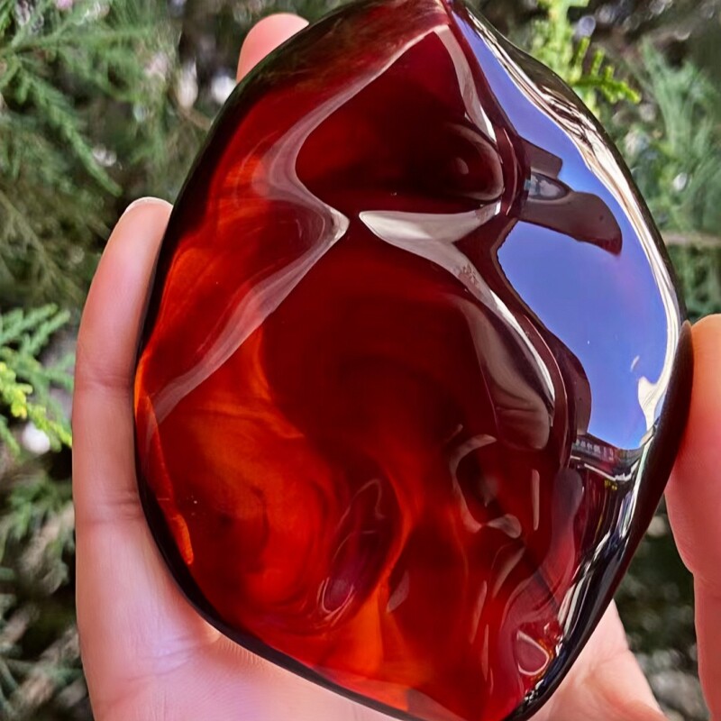 正品天然缅甸琥珀精美原矿血珀随形吊坠文玩百搭收藏轻奢珠宝饰品