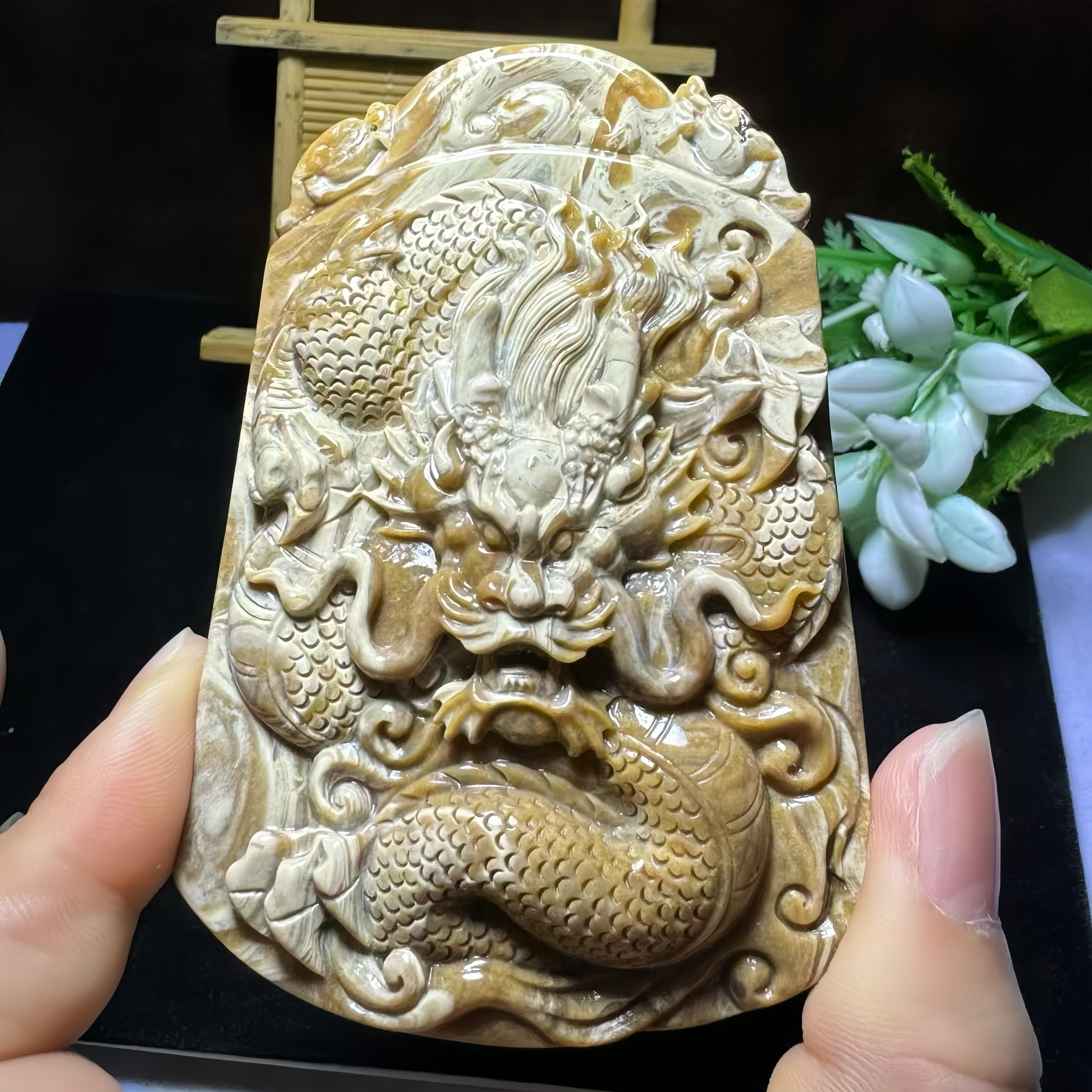 正品天然缅甸琥珀精品瓷根 龙腾四海 立体吊坠文玩工艺珠宝饰品