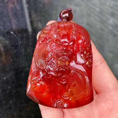 正品天然缅甸琥珀高品质血珀 龙腾四海 浮雕吊坠龙牌工艺珠宝饰品