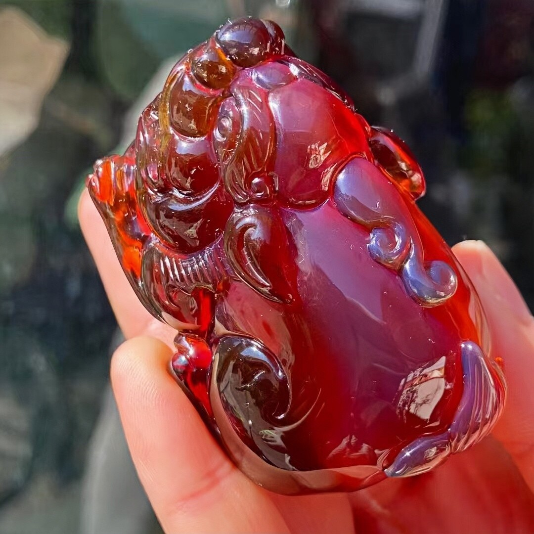 正品天然缅甸琥珀原矿蓝血膜血珀 貔貅 把件文玩工艺收藏珠宝饰品