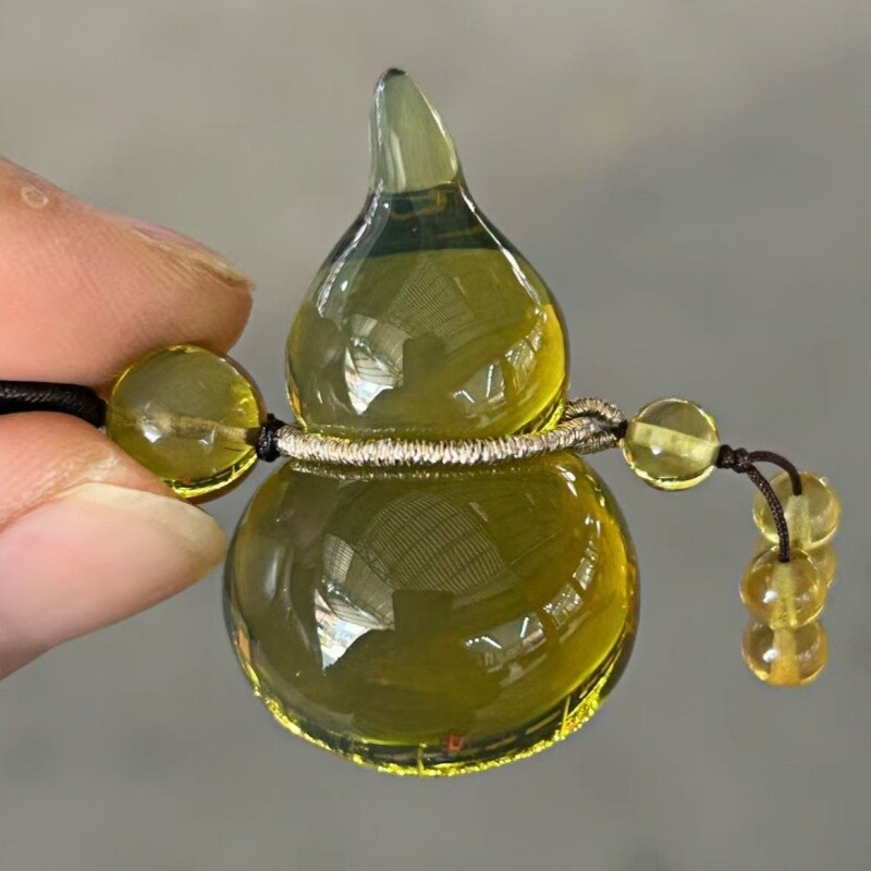 正品天然缅甸琥珀玻璃底菠菜绿茶 葫芦 圆雕吊坠文玩工艺珠宝饰品