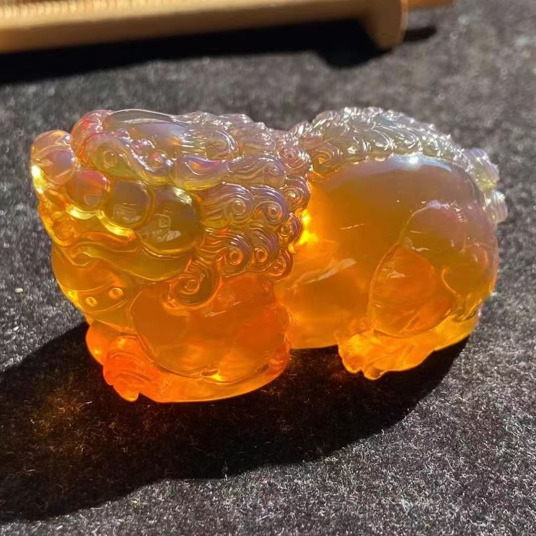 正品缅甸琥珀金棕红彩虹果冻料 狮子 圆雕手把件文玩工艺收藏礼品