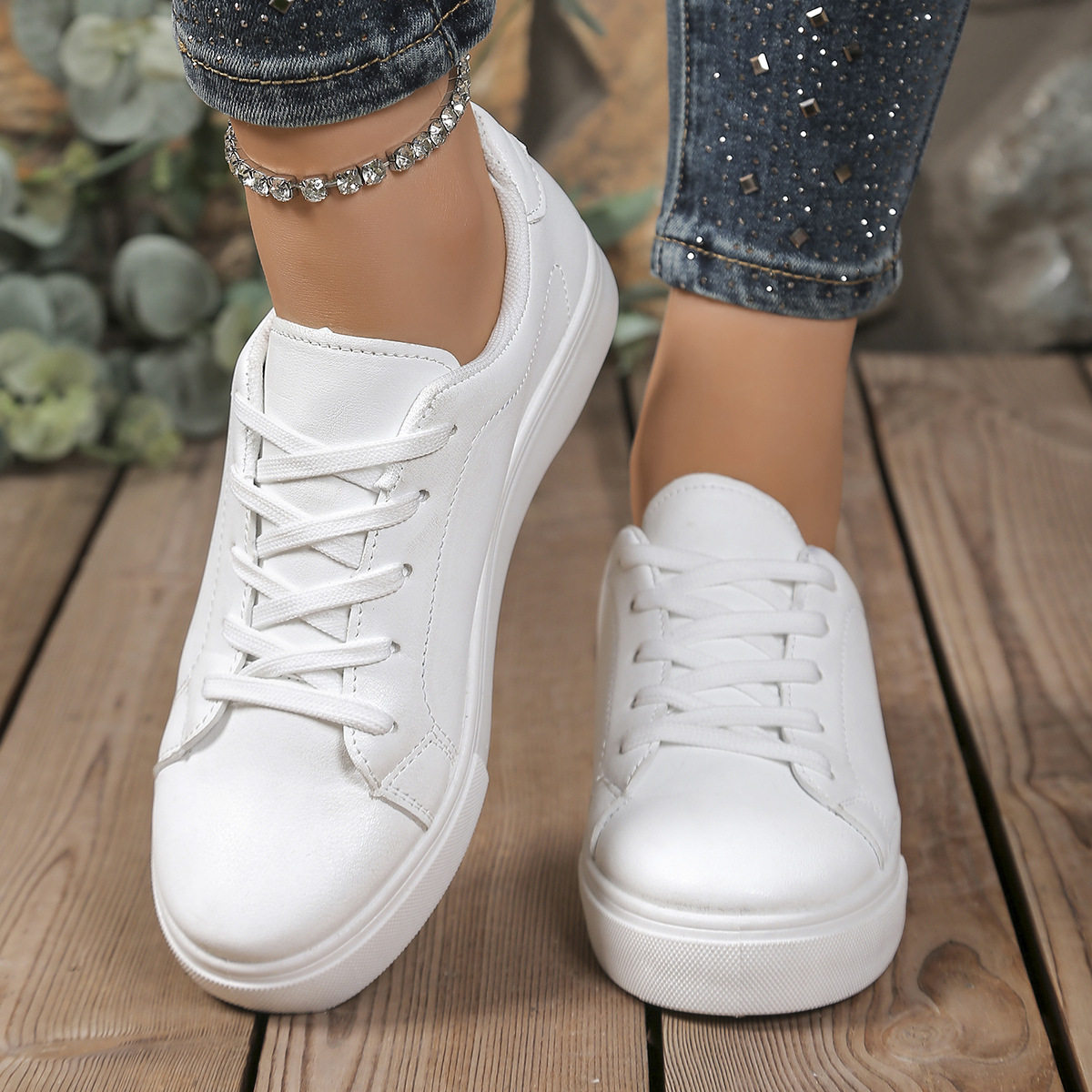 外贸小白鞋子女款2025新款白色百搭跨境运动休闲平底情侣板鞋