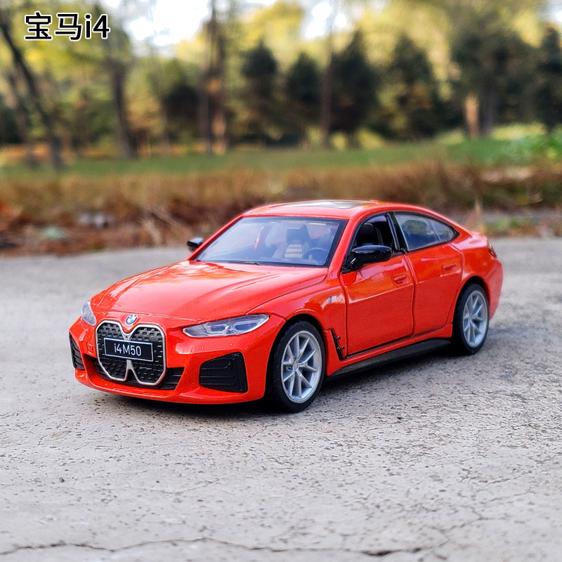 彩珀1:34宝马i4合金汽车模型开门回力仿真金属车摆件男孩玩具车
